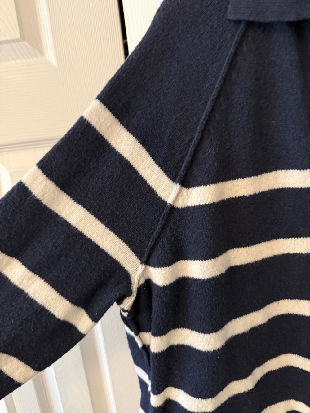 aerie Navy and White Striped vneck Polo Sweater Medium - Picture 3 of 10